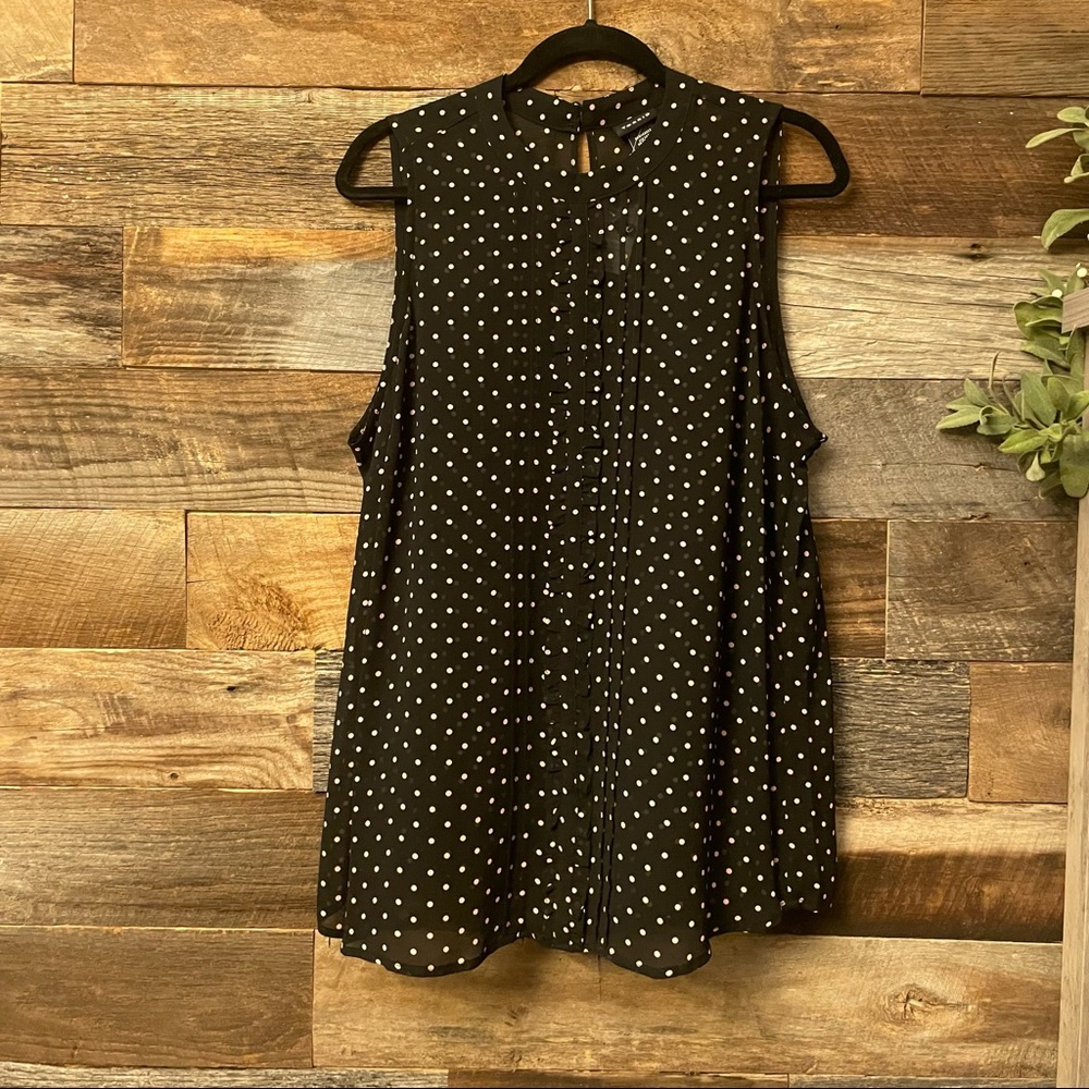 Torrid Polka dot sleeveless blouse